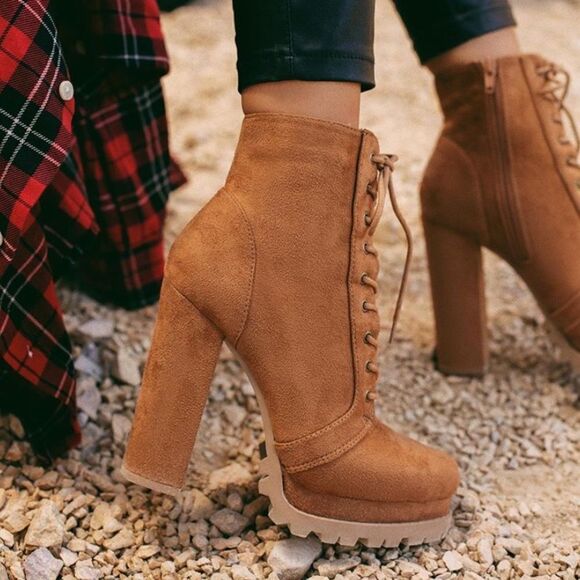 Jessica Tan lug sole platform boots - Picture 1 of 5